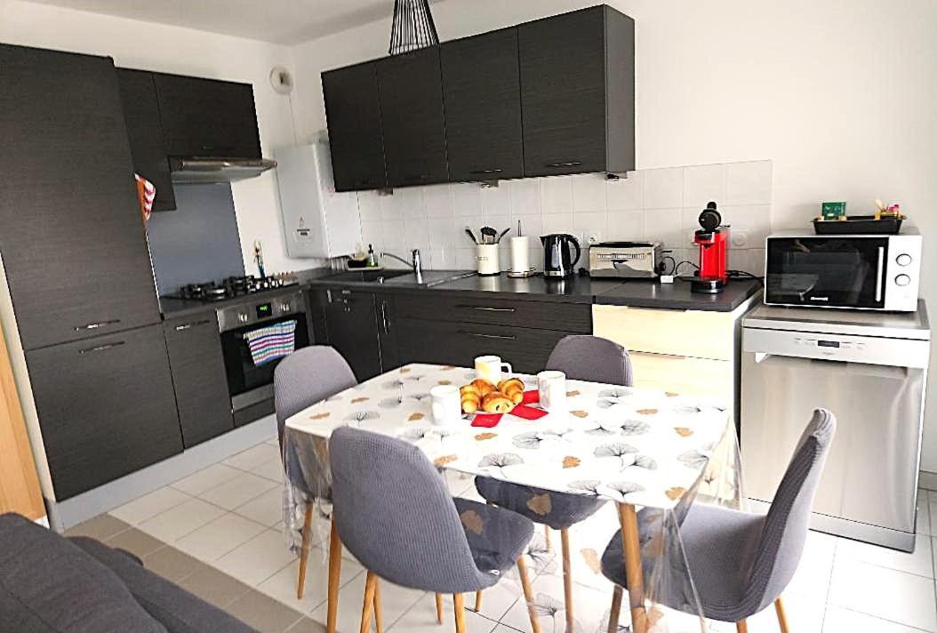 Superbe Appartement ,Proche De Paris, Dans Residence Privee , Ideal Familles, Parking Et Wifi Gratuits! ! ! Vitry-sur-Seine Esterno foto