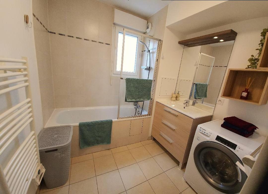 Superbe Appartement ,Proche De Paris, Dans Residence Privee , Ideal Familles, Parking Et Wifi Gratuits! ! ! Vitry-sur-Seine Esterno foto