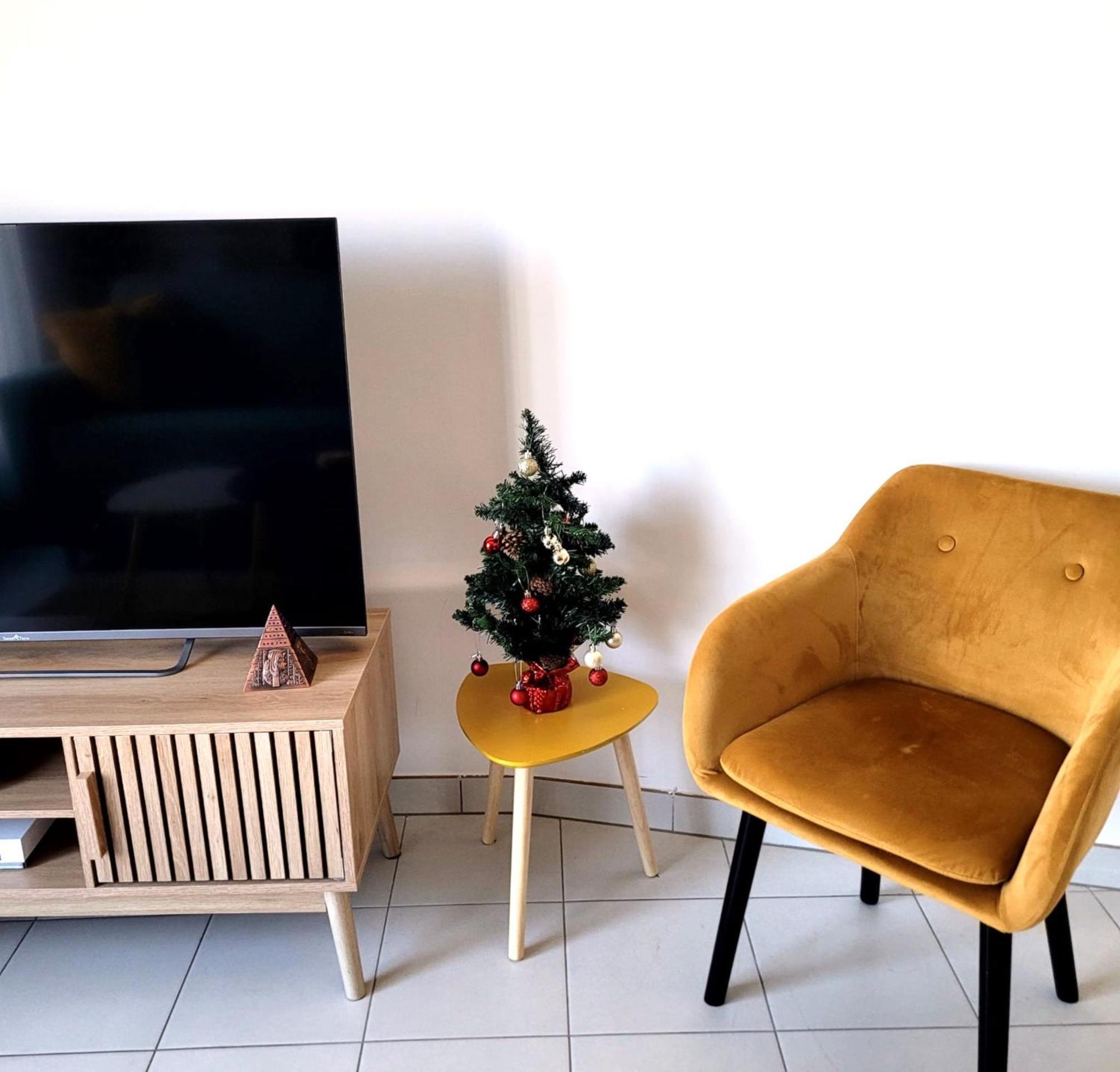 Superbe Appartement ,Proche De Paris, Dans Residence Privee , Ideal Familles, Parking Et Wifi Gratuits! ! ! Vitry-sur-Seine Esterno foto