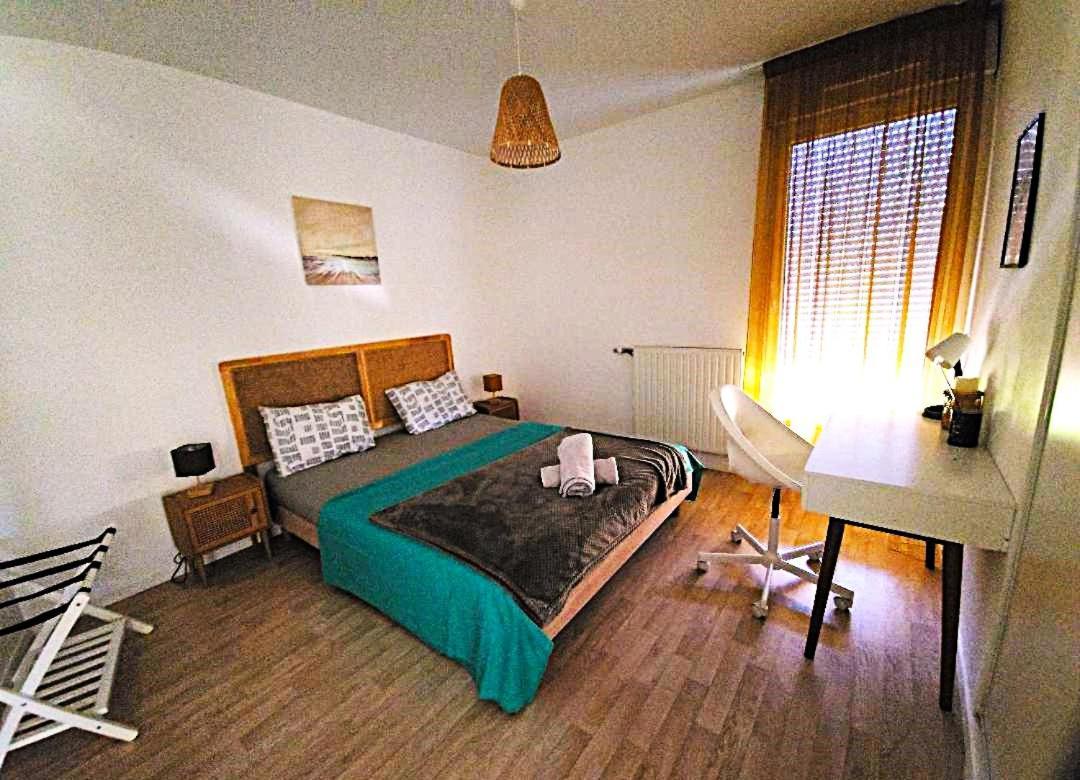 Superbe Appartement ,Proche De Paris, Dans Residence Privee , Ideal Familles, Parking Et Wifi Gratuits! ! ! Vitry-sur-Seine Esterno foto